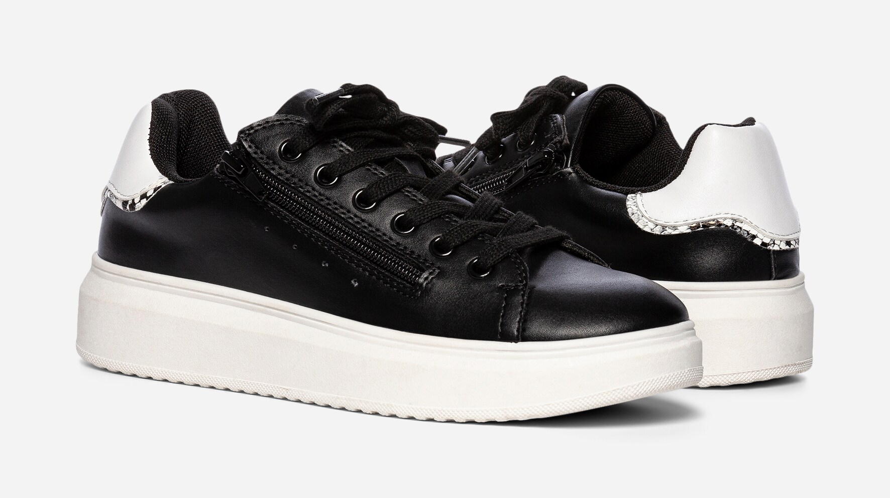 VOX, Sneakers Svarta