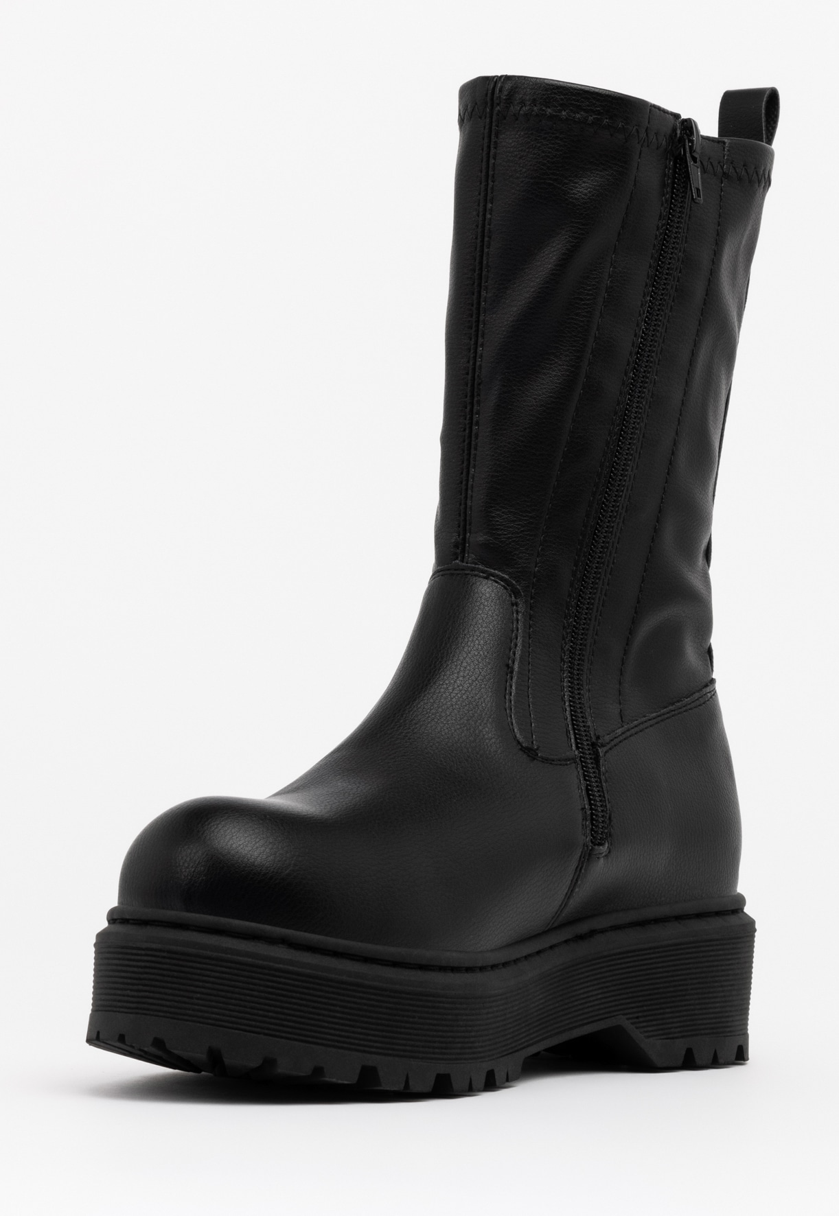 VOX, Boots Svarta