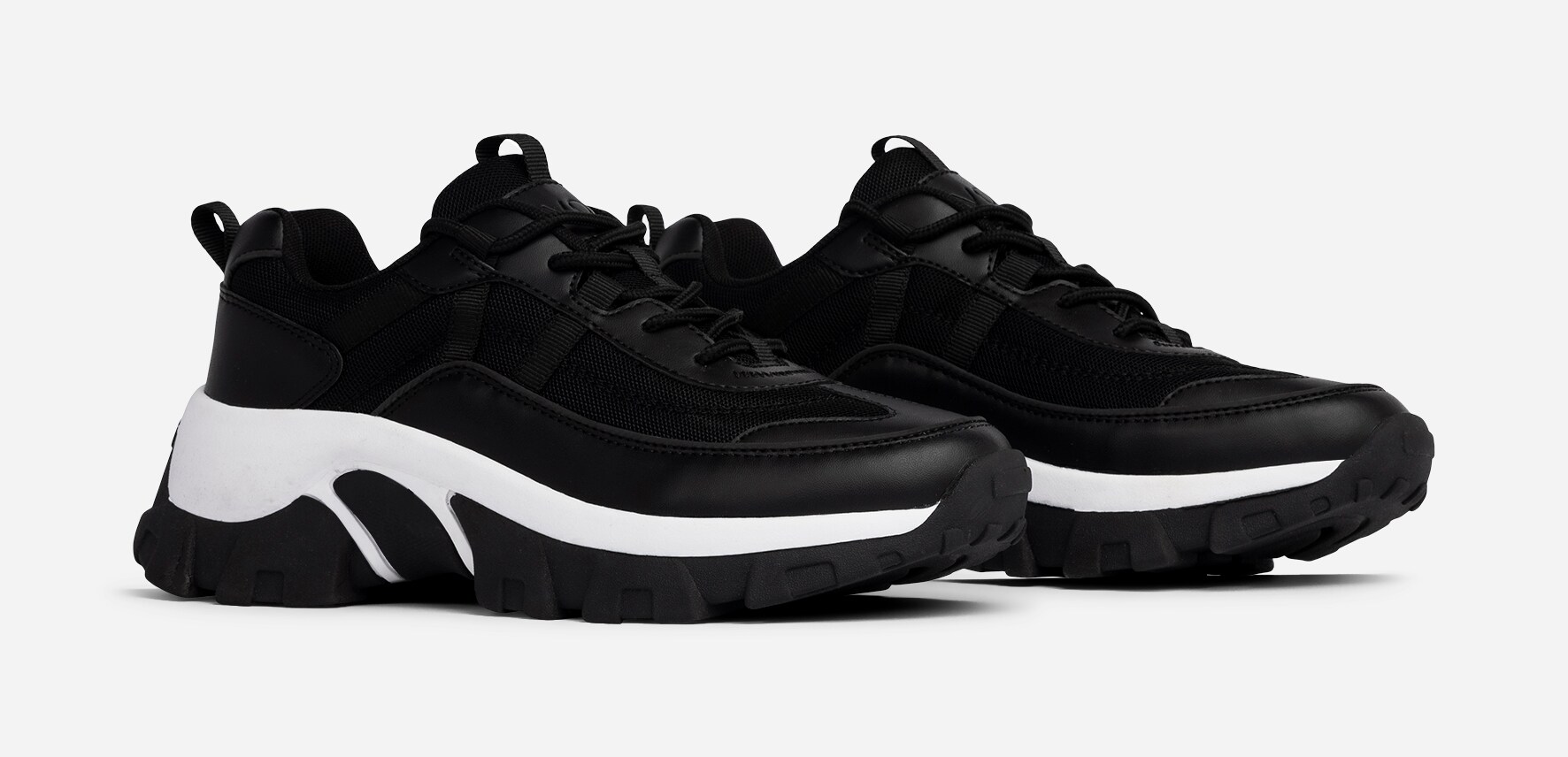 VOX, Sneakers Svarta