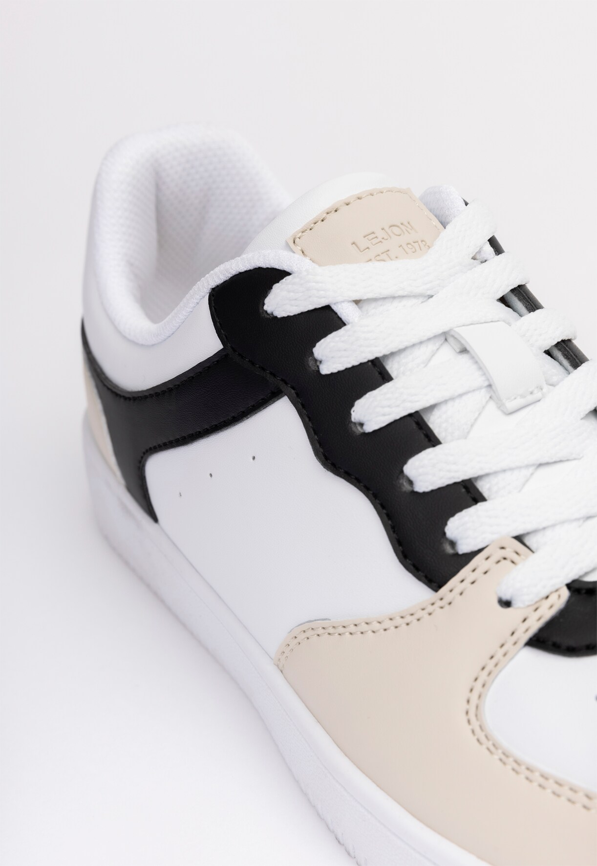 LEJON, Sneakers Vita