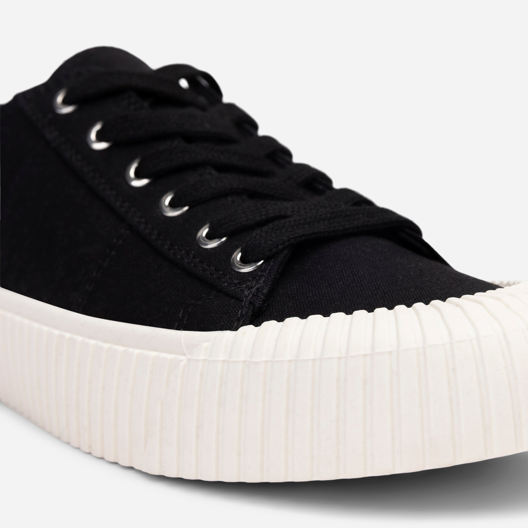 VOX, Sneakers Svarta