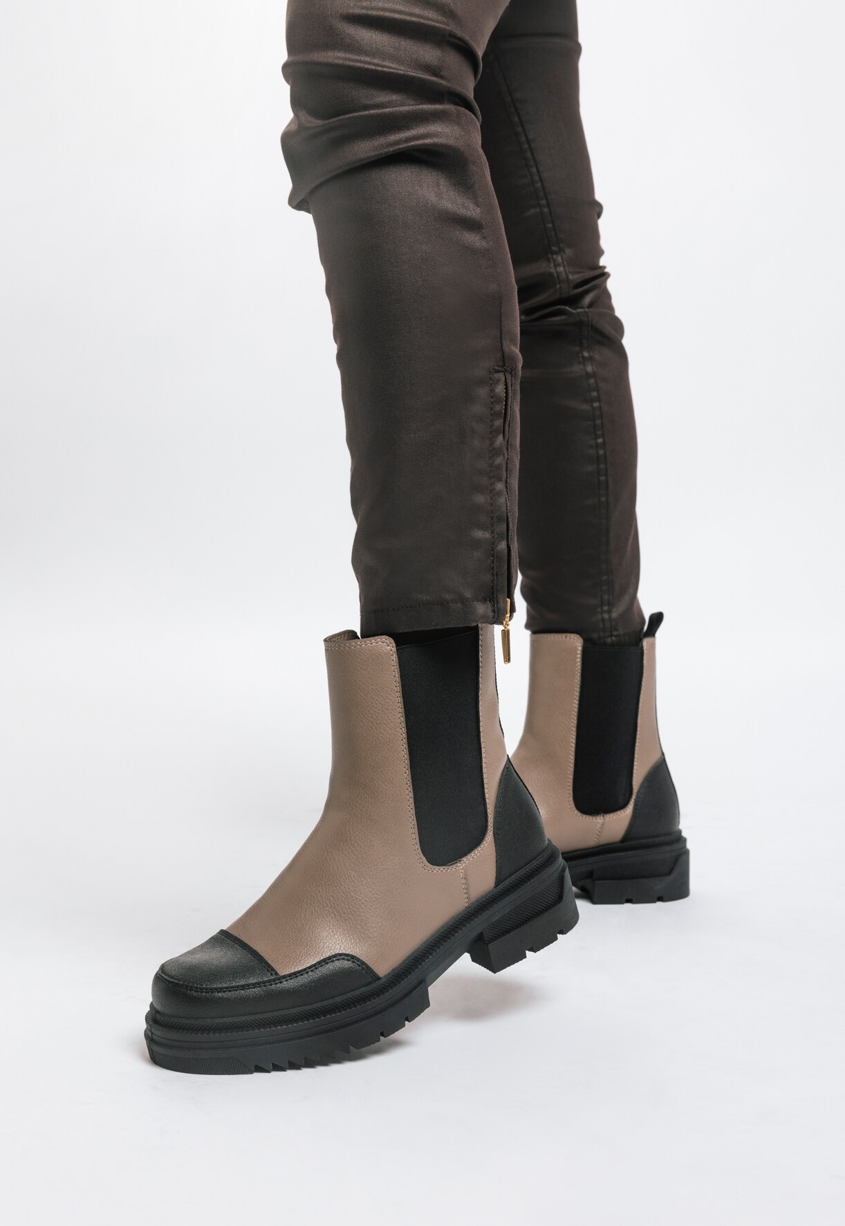 ALLEY, Varmfodrade chelseaboots Beigea