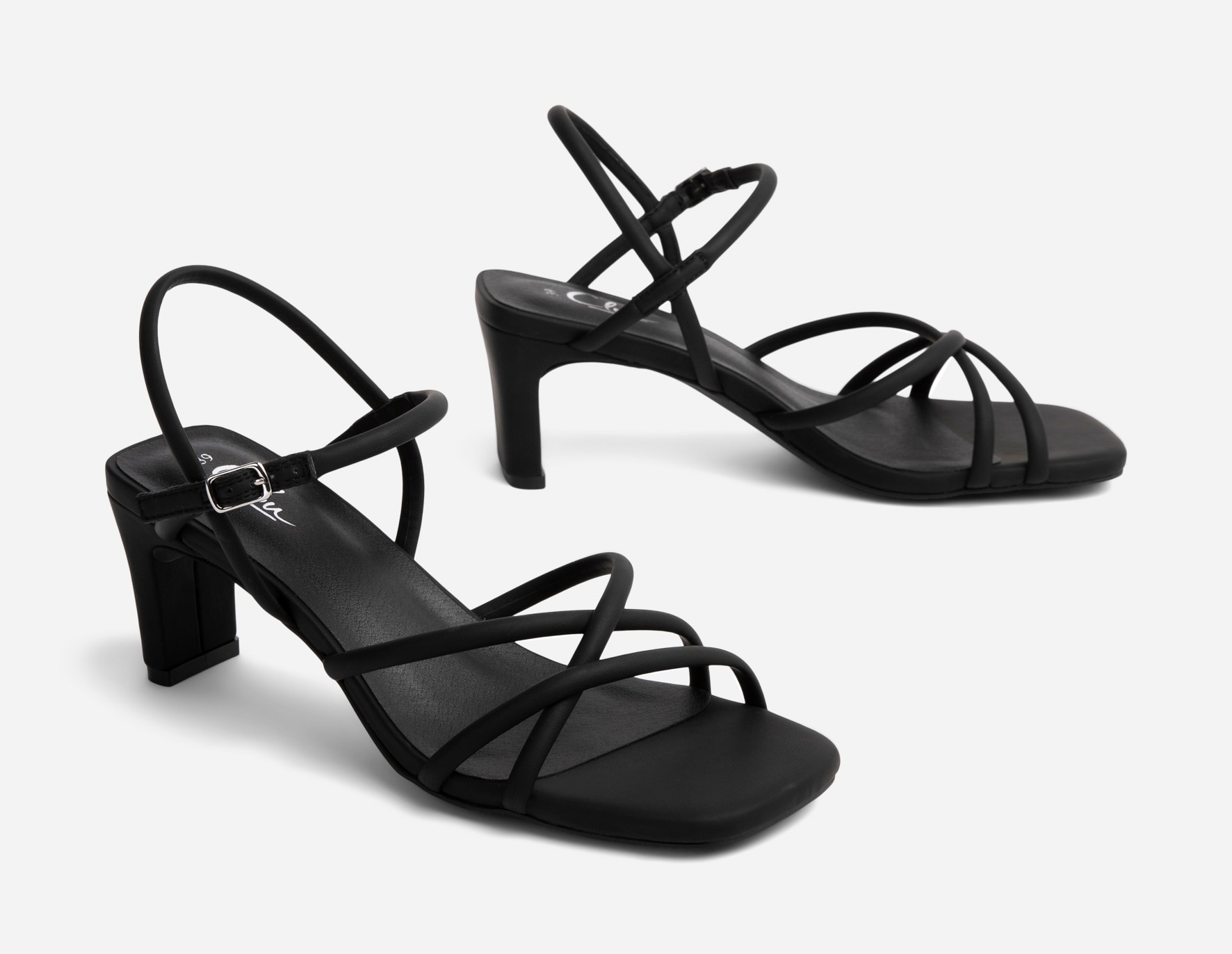 CLOU, Sandaletter med remmar Svarta
