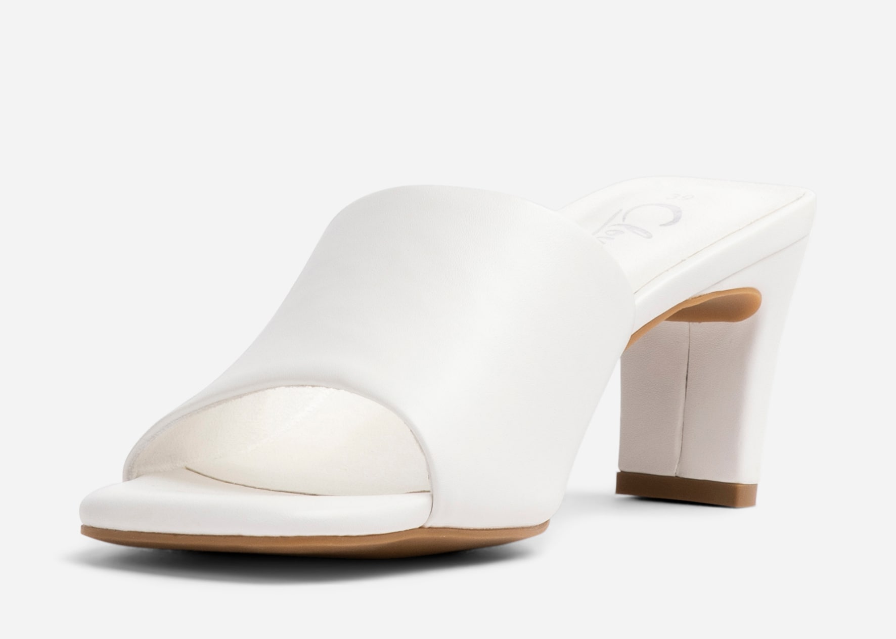 CLOU, Sandaletter Vita