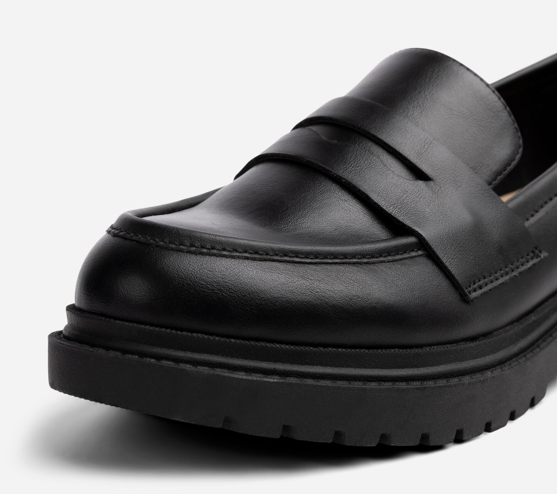 CLOU, Loafers Svarta