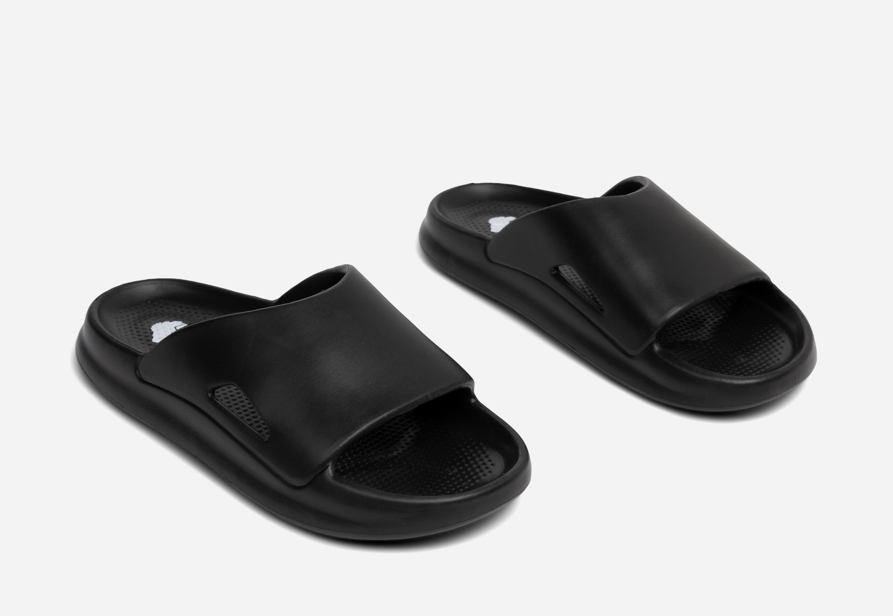 LEJON, Tofflor Svarta