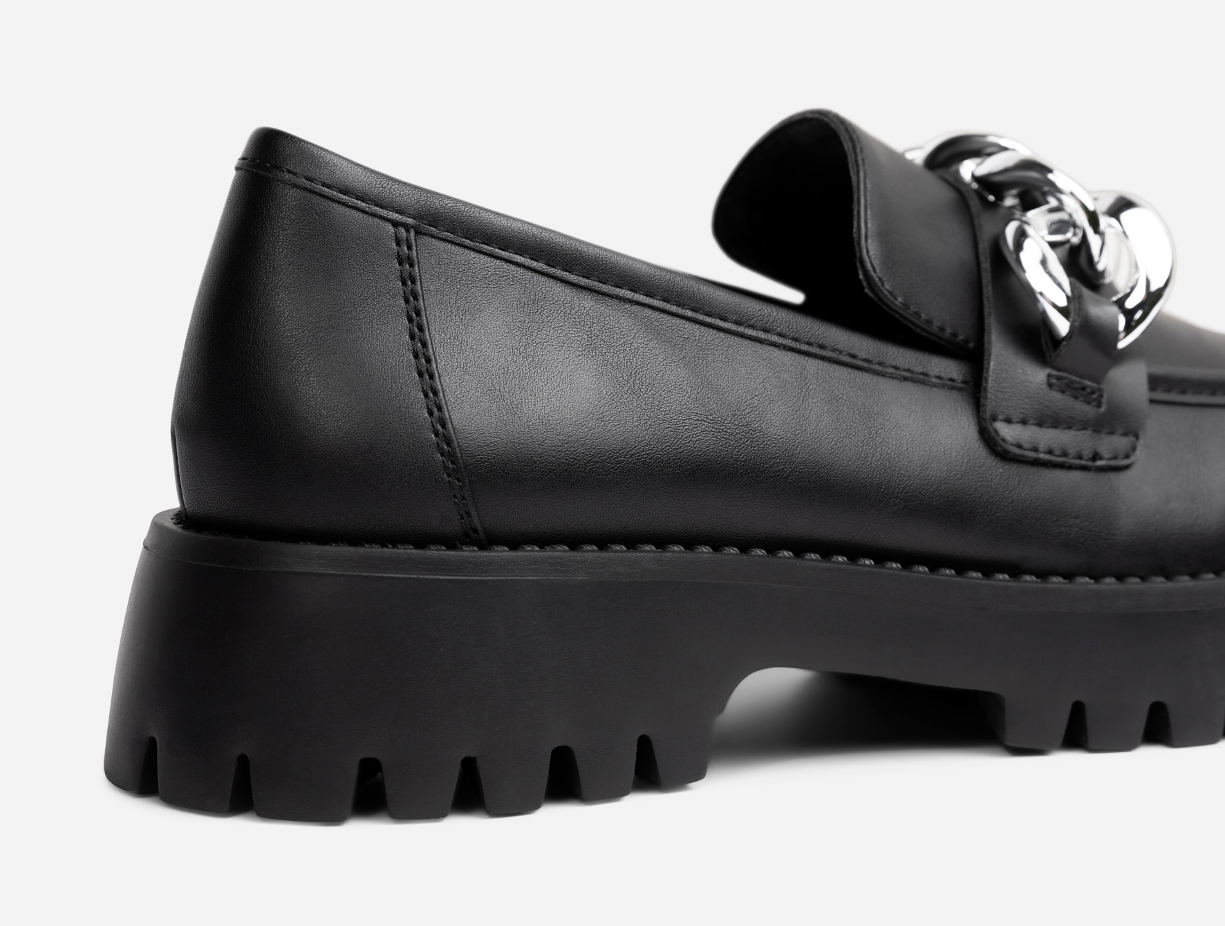 VOX, Loafers med kedja Svarta