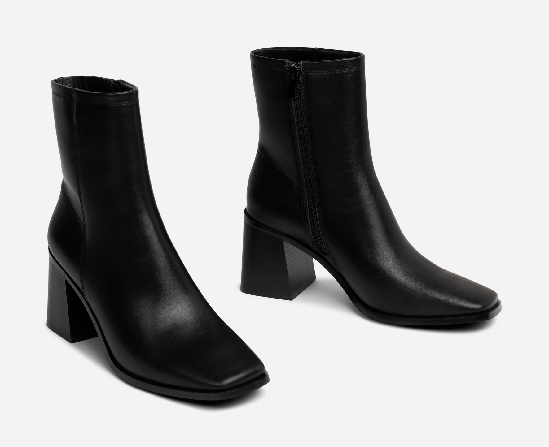 CLOU, Boots Svarta