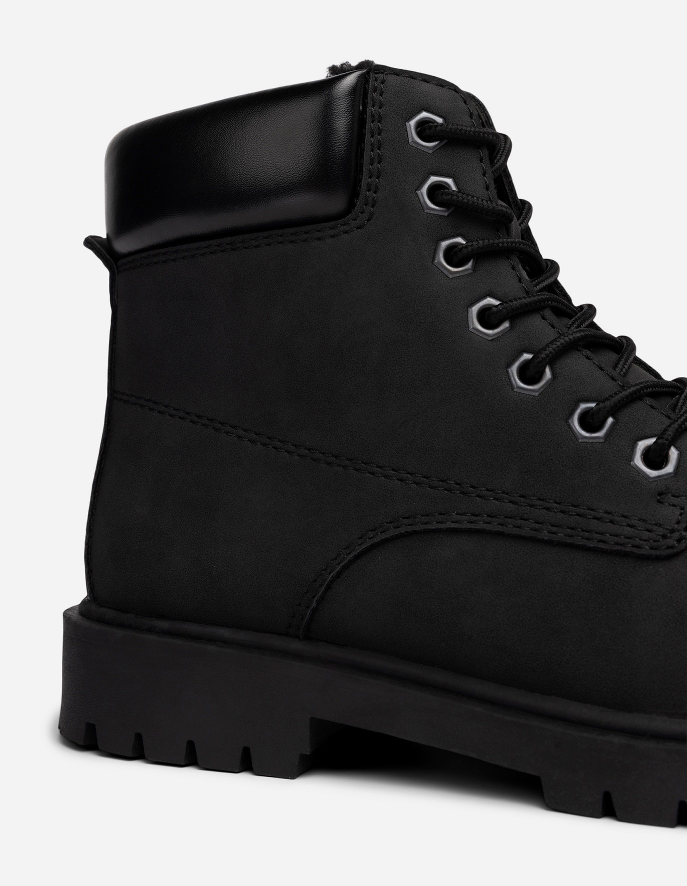 LEJON, Varmfodrade kängor Svarta