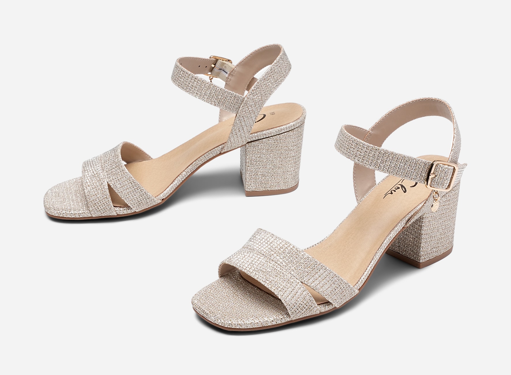 CLOU, Sandaletter med remmar Beigea