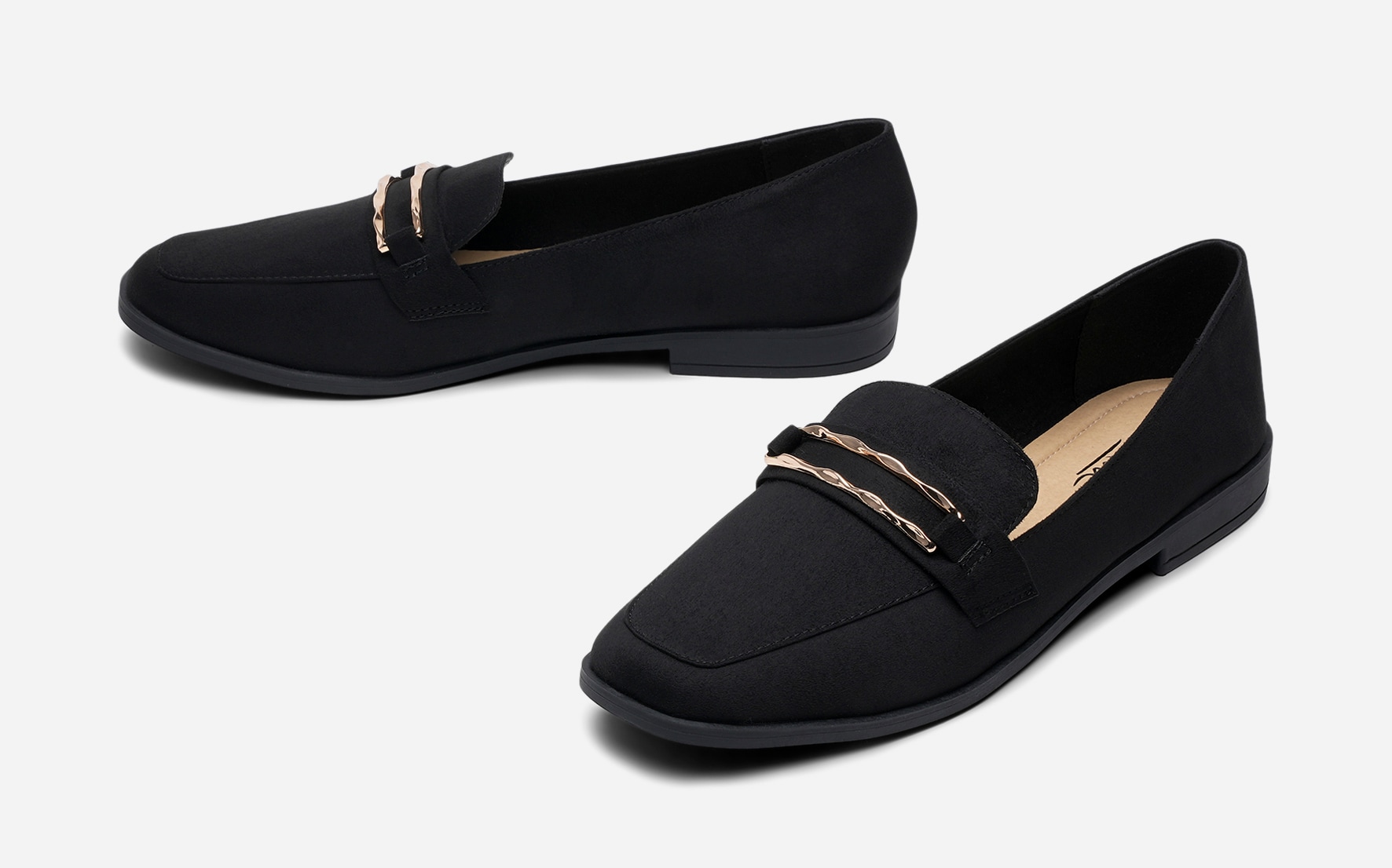 CLOU, Loafers med spänne Svarta