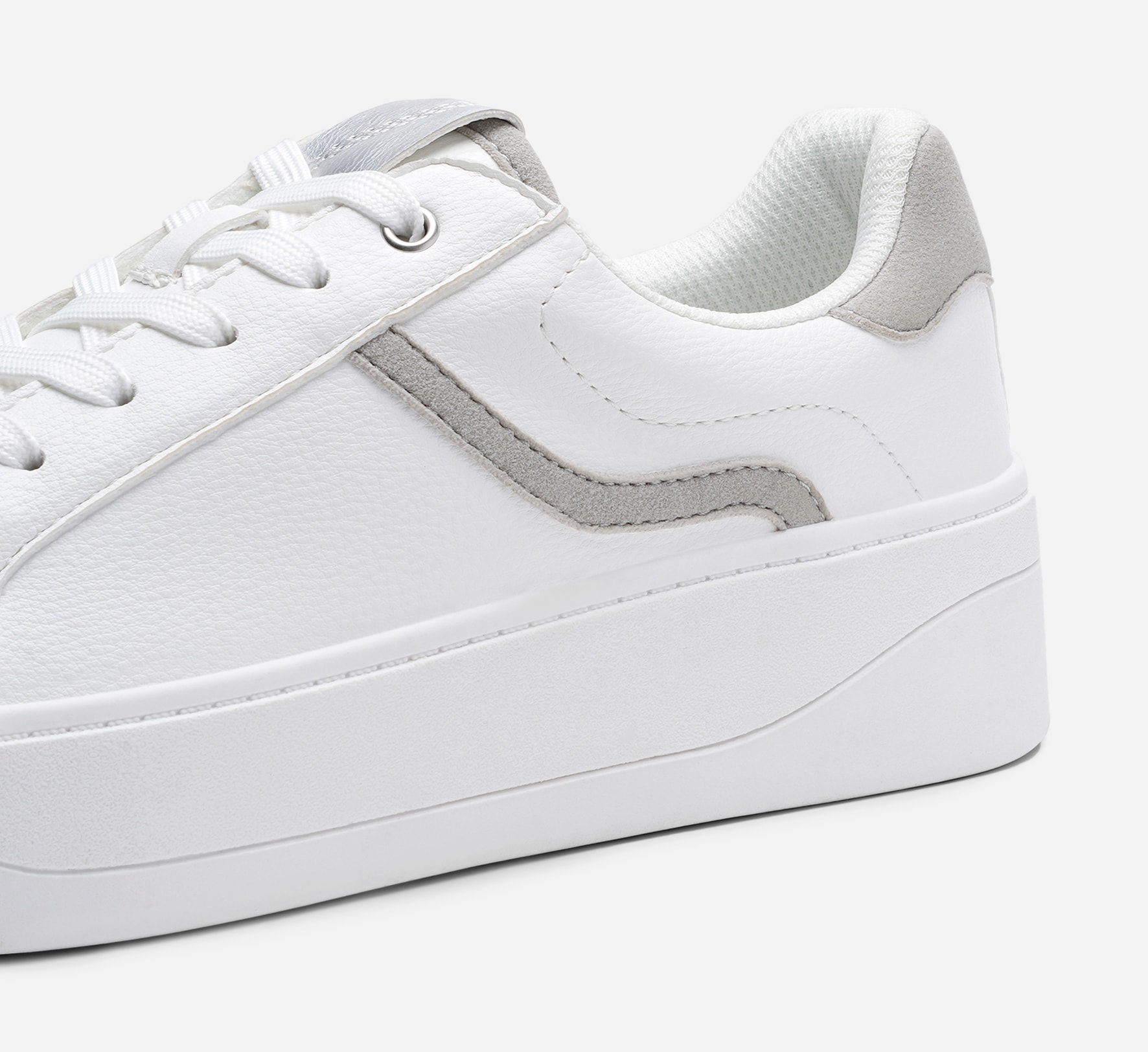 CLOU, Sneakers Vita