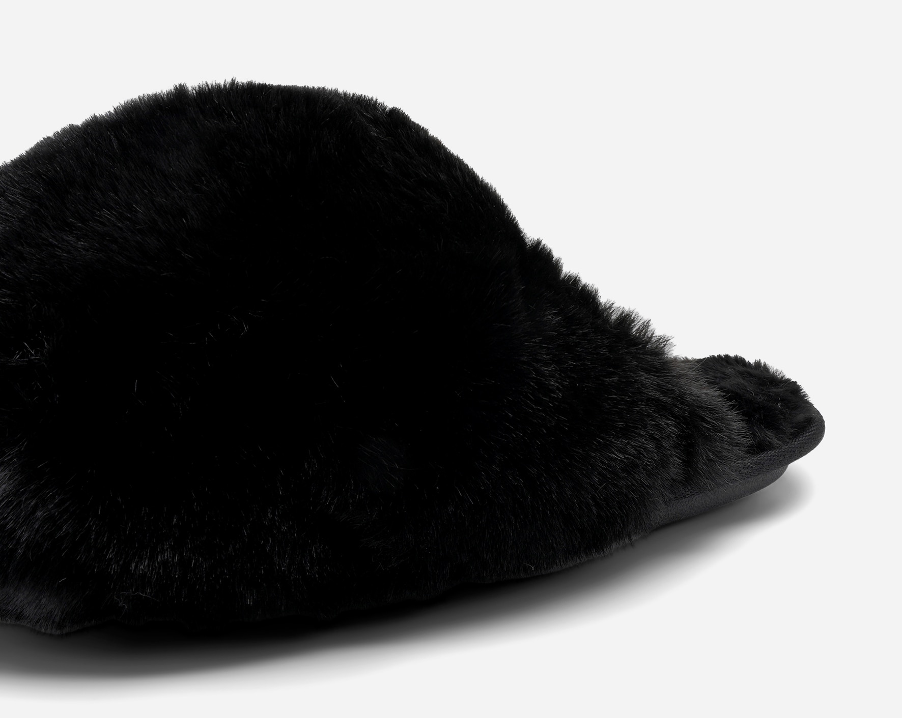 CLOU, Tofflor Svarta