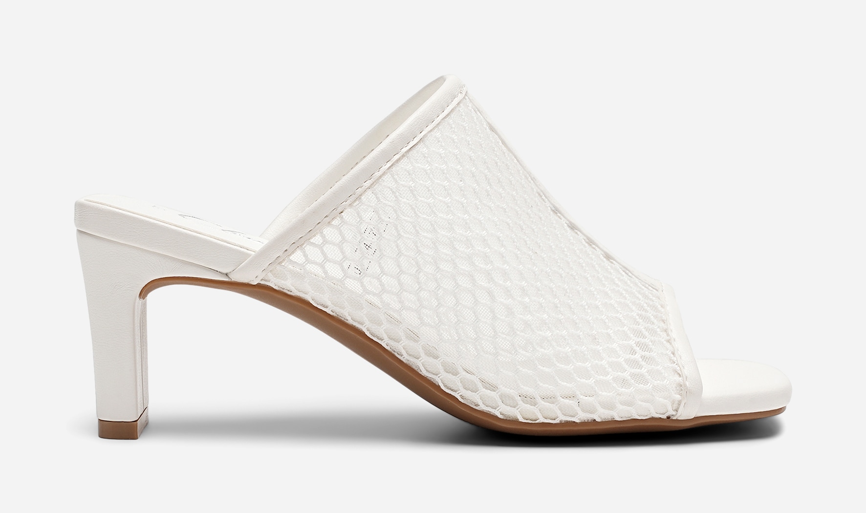 CLOU, Sandaletter Vita