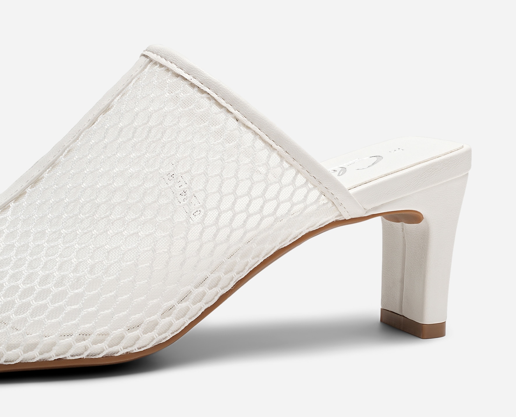 CLOU, Sandaletter Vita