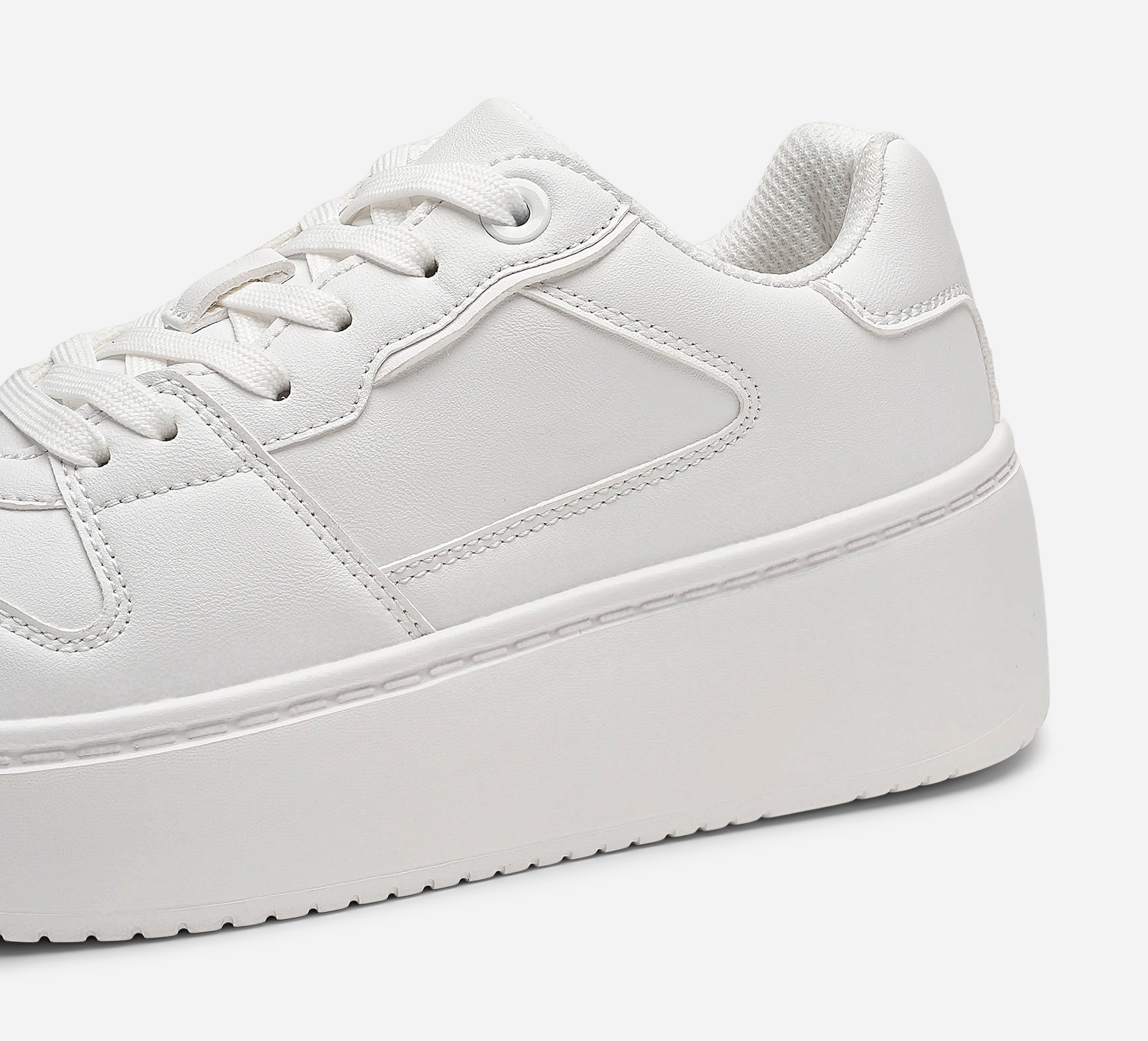 VOX, Sneakers Vita