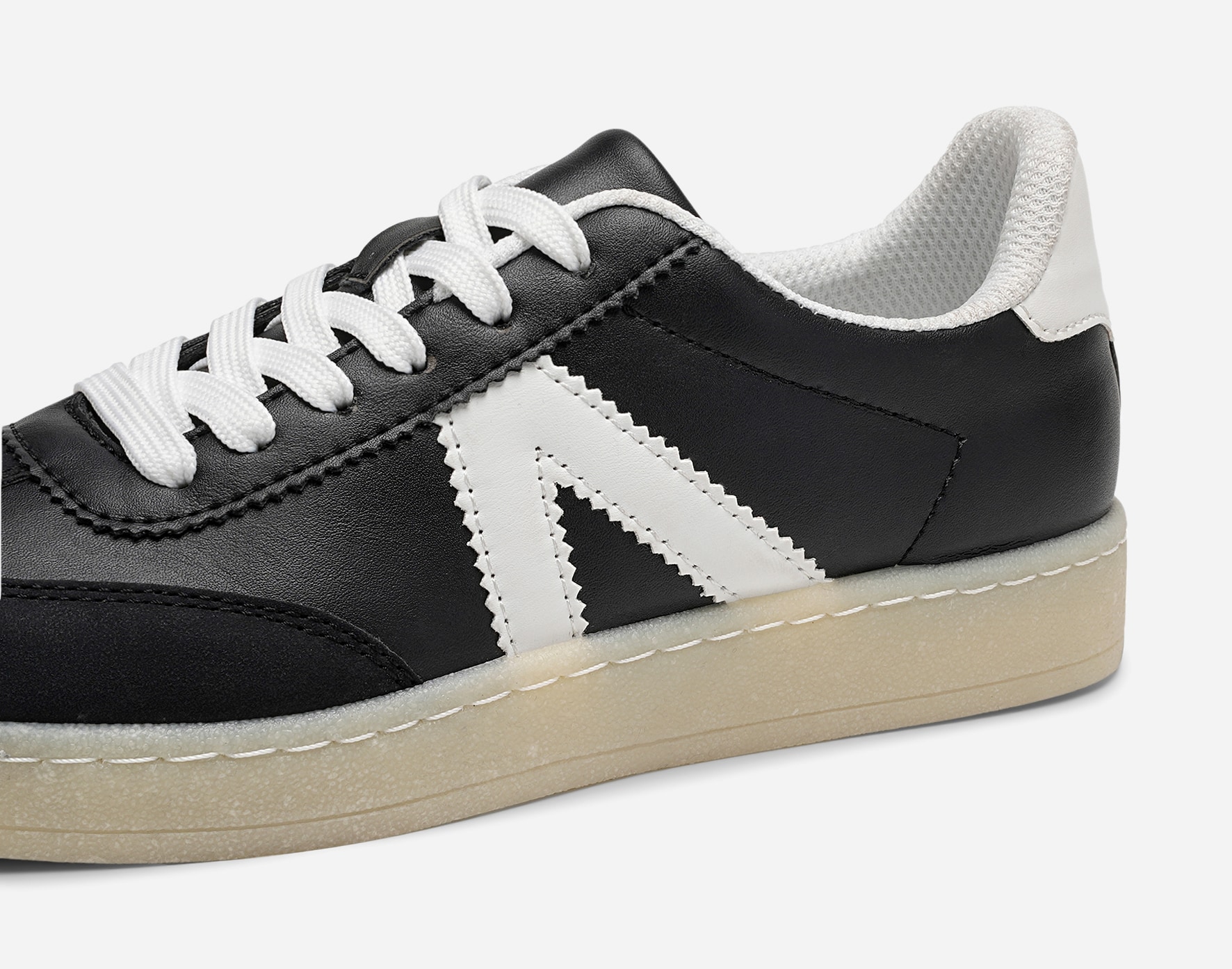 VOX, Sneakers Svarta