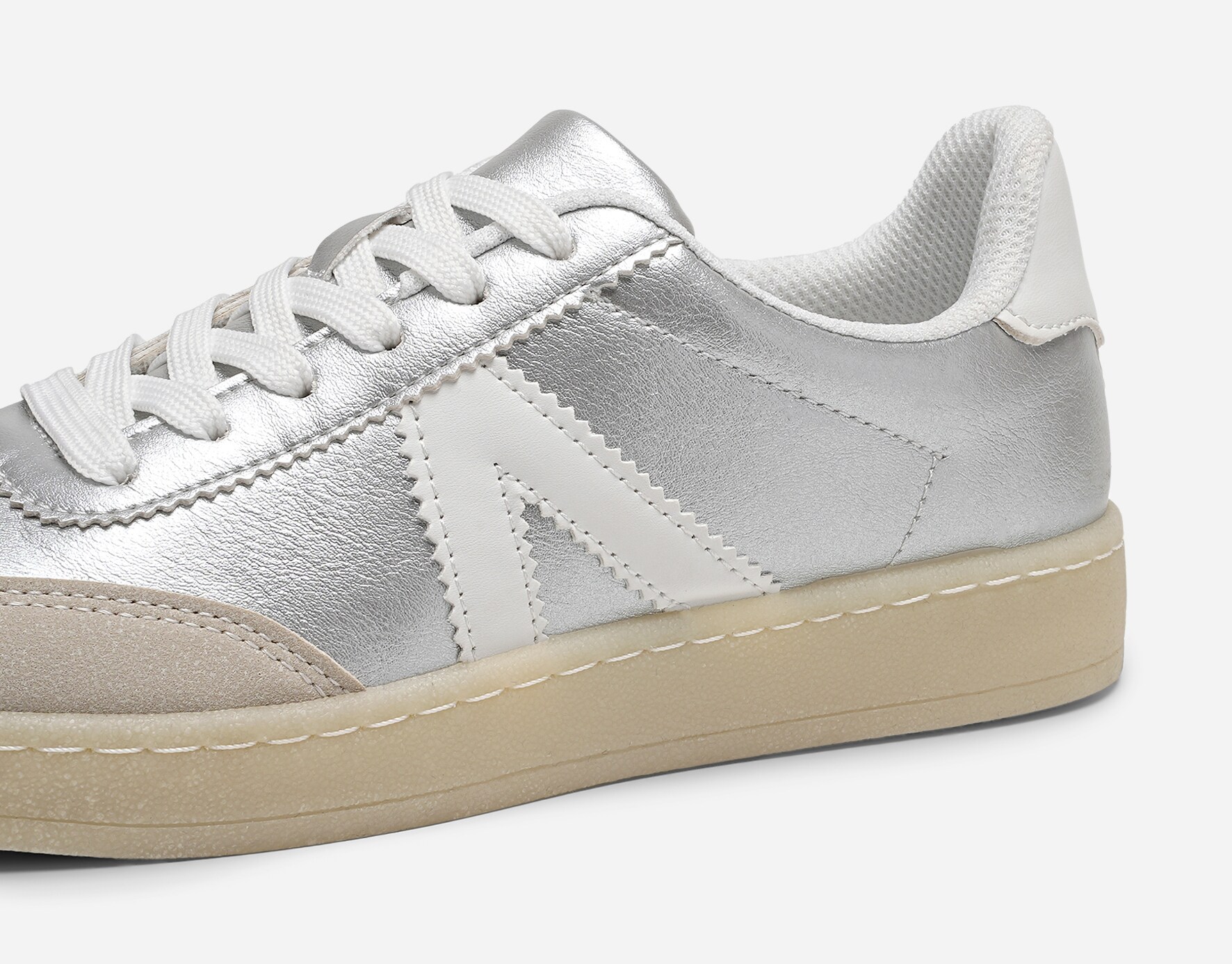 VOX, Sneakers Metallfärgade