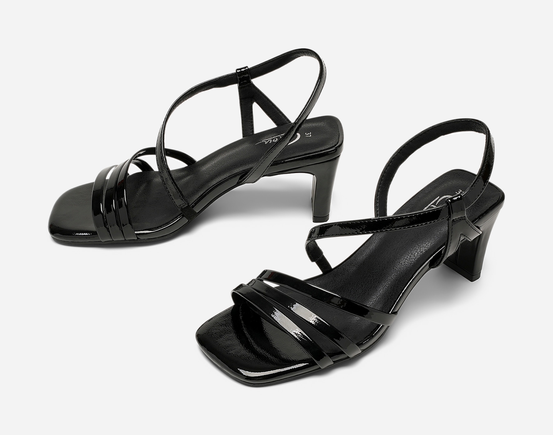 CLOU, Sandaletter med remmar Svarta