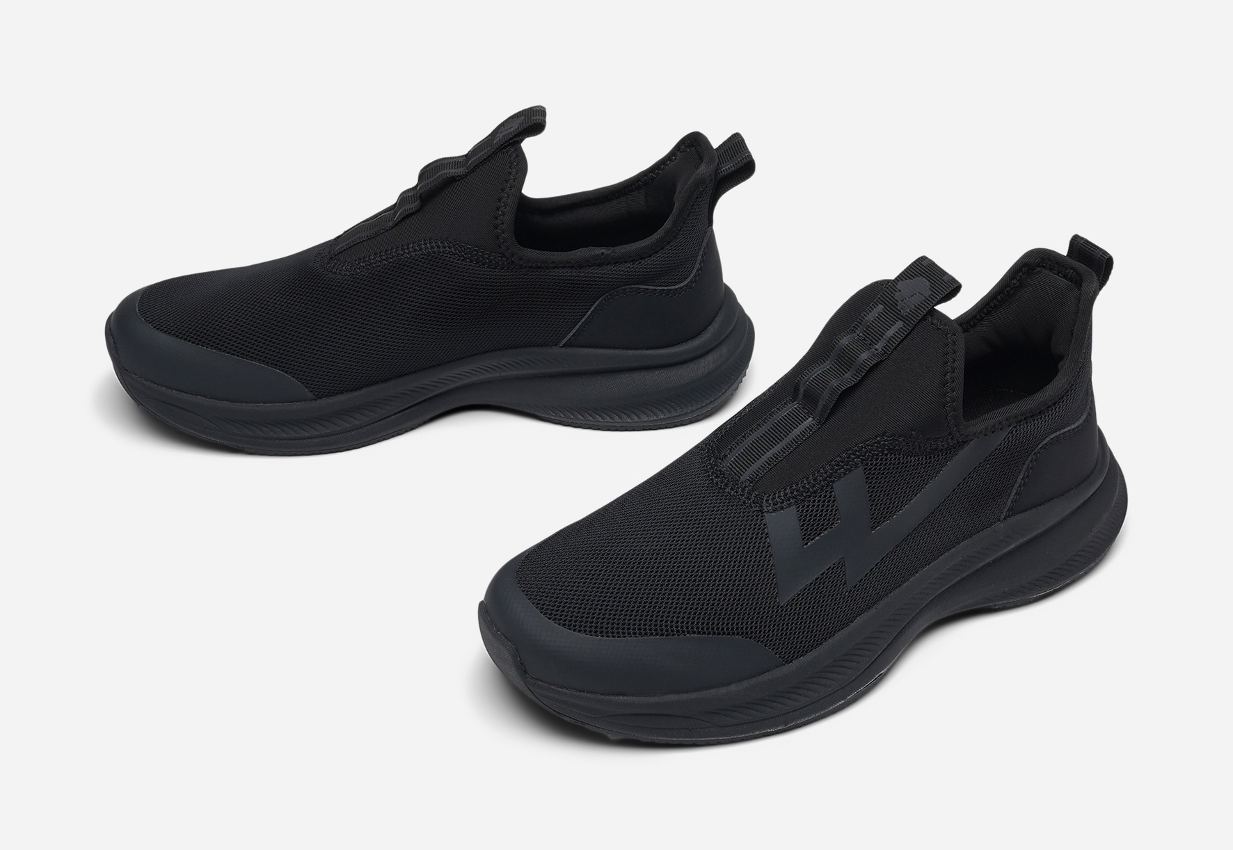 LEJON, Slip-on sneakers Svarta